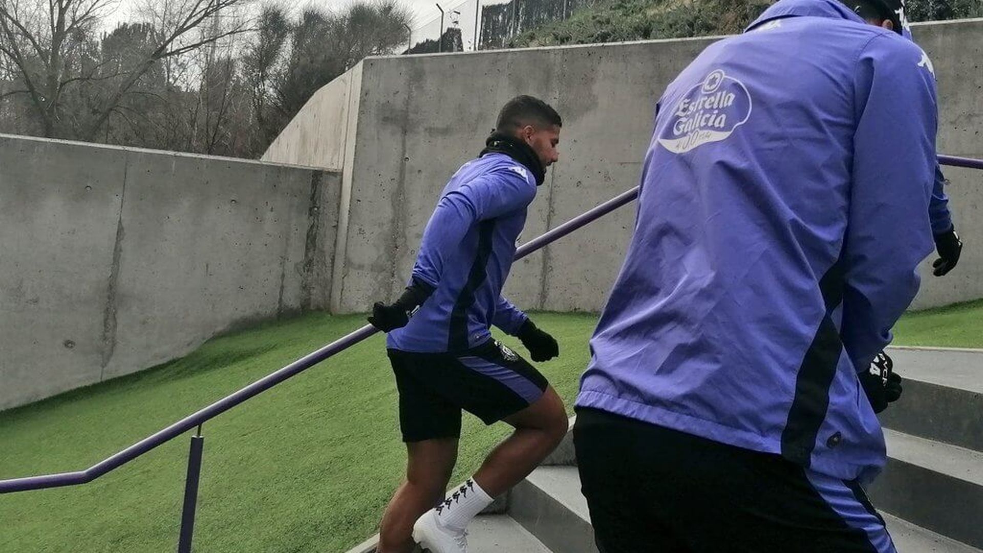 henrique_silva_en_su_primer_entrenamiento_con_el_real_valladolid_001.jpg henrique_silva_en_su_primer_entrenamiento_con_el_real_valladolid_001.jpg