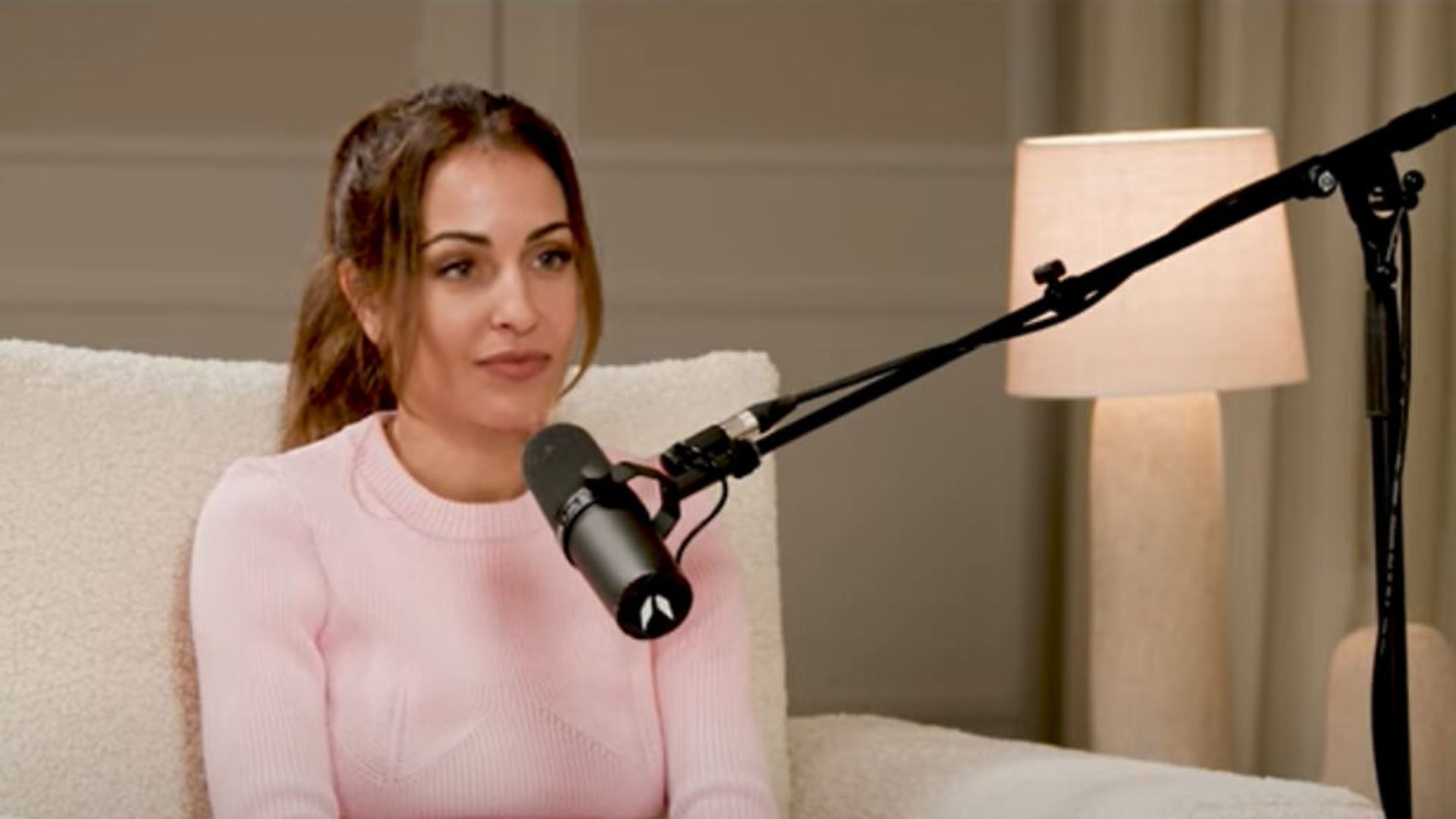 hiba_abouk_en_el_podcast_de_vicky_martin_berrocal_captura_de_podium_podcast_001.jpg