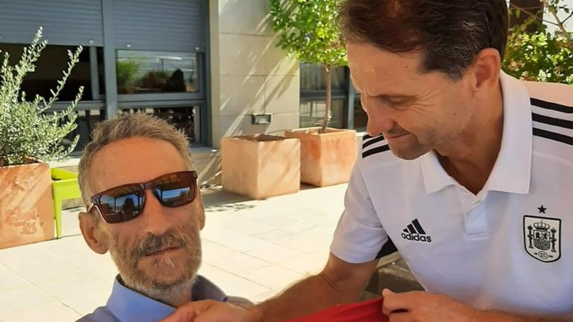 homenaje_a_angel_castellanos_fuente_asociacion_espanola_de_futbolistas_internacionales.jpeg homenaje_a_angel_castellanos_fuente_asociacion_espanola_de_futbolistas_internacionales.jpeg