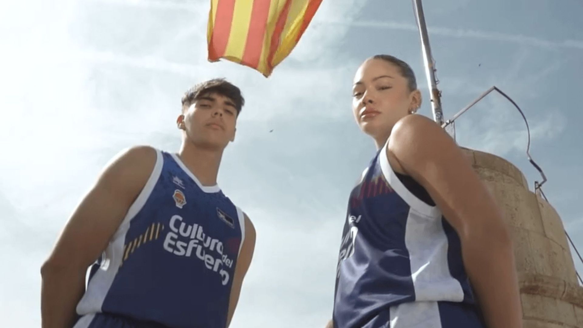 homenaje_a_la_senyera_en_la_segunda_equipacion_24_25_del_valencia_basket_001.png