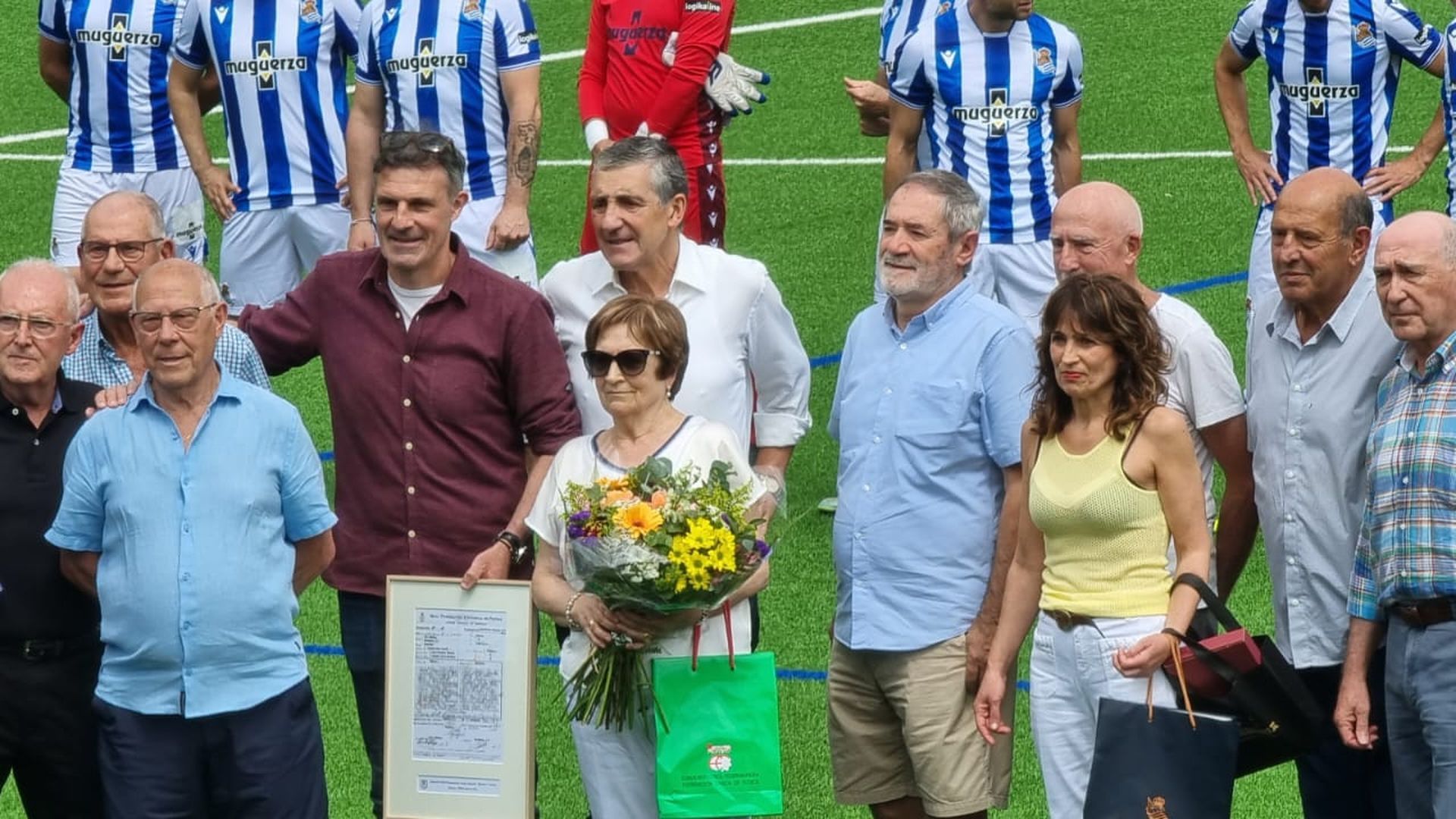 homenaje_en_bergara_a_jose_agustin_aranzabal____gaztelu____foto_eldesmarque.jpeg homenaje_en_bergara_a_jose_agustin_aranzabal____gaztelu____foto_eldesmarque.jpeg