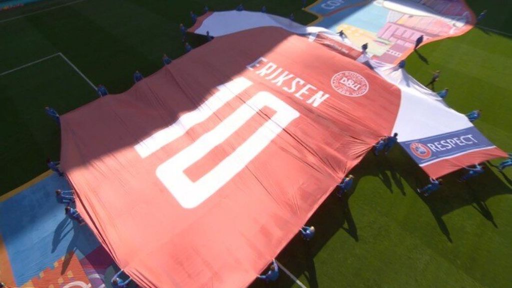(Mediaset) De la emoción de Lukaku a la camiseta gigante: pelos de punta con el homenaje a Eriksen del Dinamarca-Bélgica