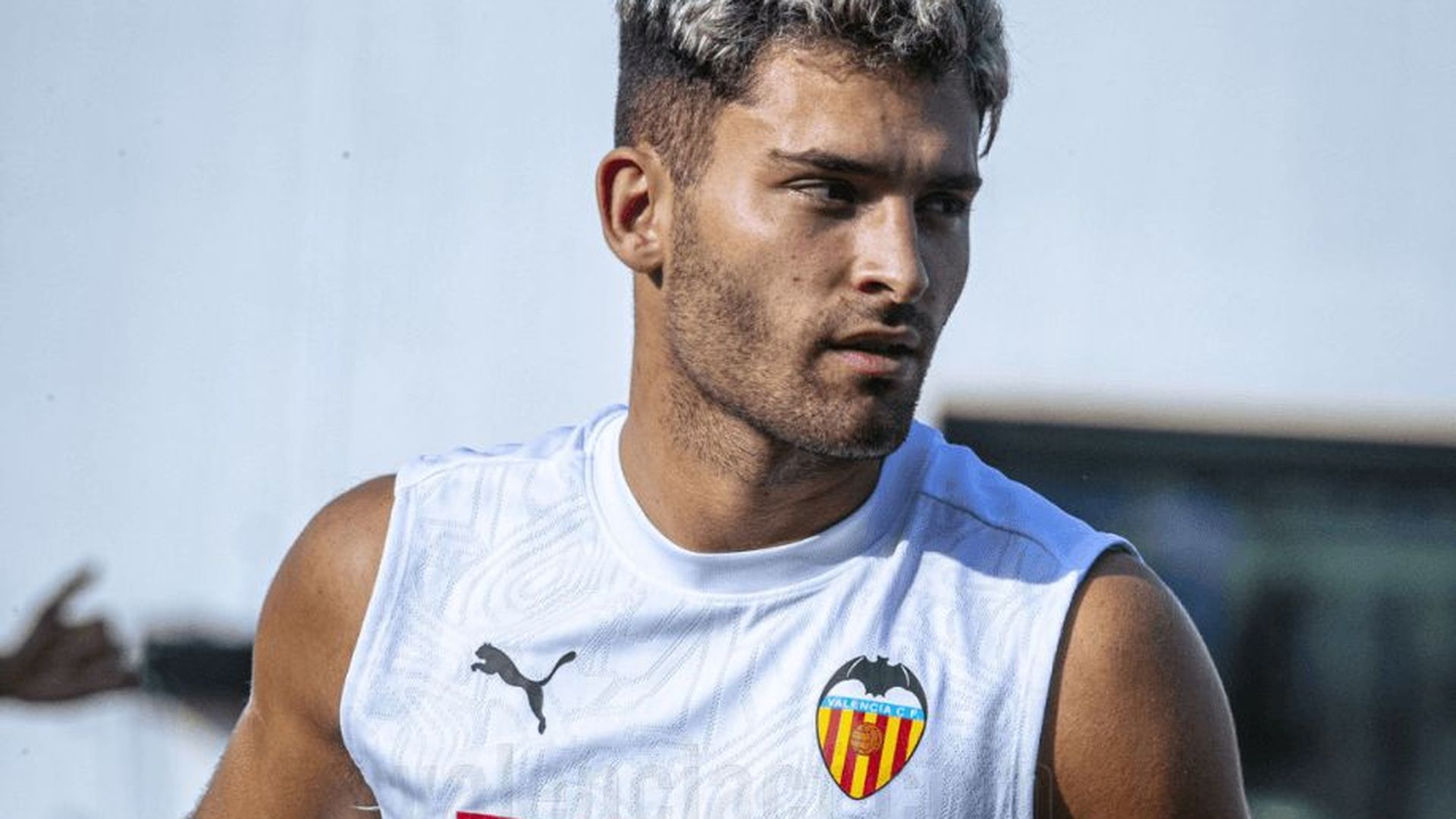 hugo_duro_001.png hugo_duro_001.png