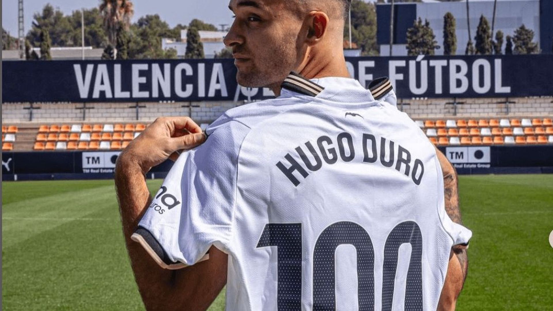hugo_duro_001.png hugo_duro_001.png