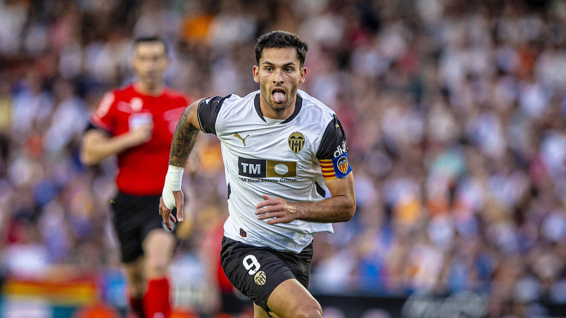 hugo_duro_capitan_del_valencia_cf_001.jpg