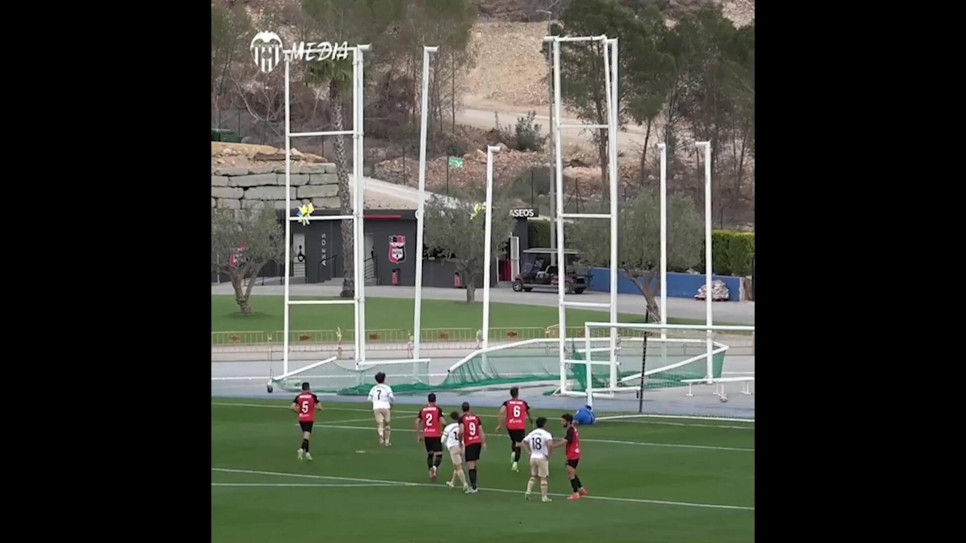 hugo_gonzalez_hattrick_vcf___frame_at_0m5sjpg_001.jpg