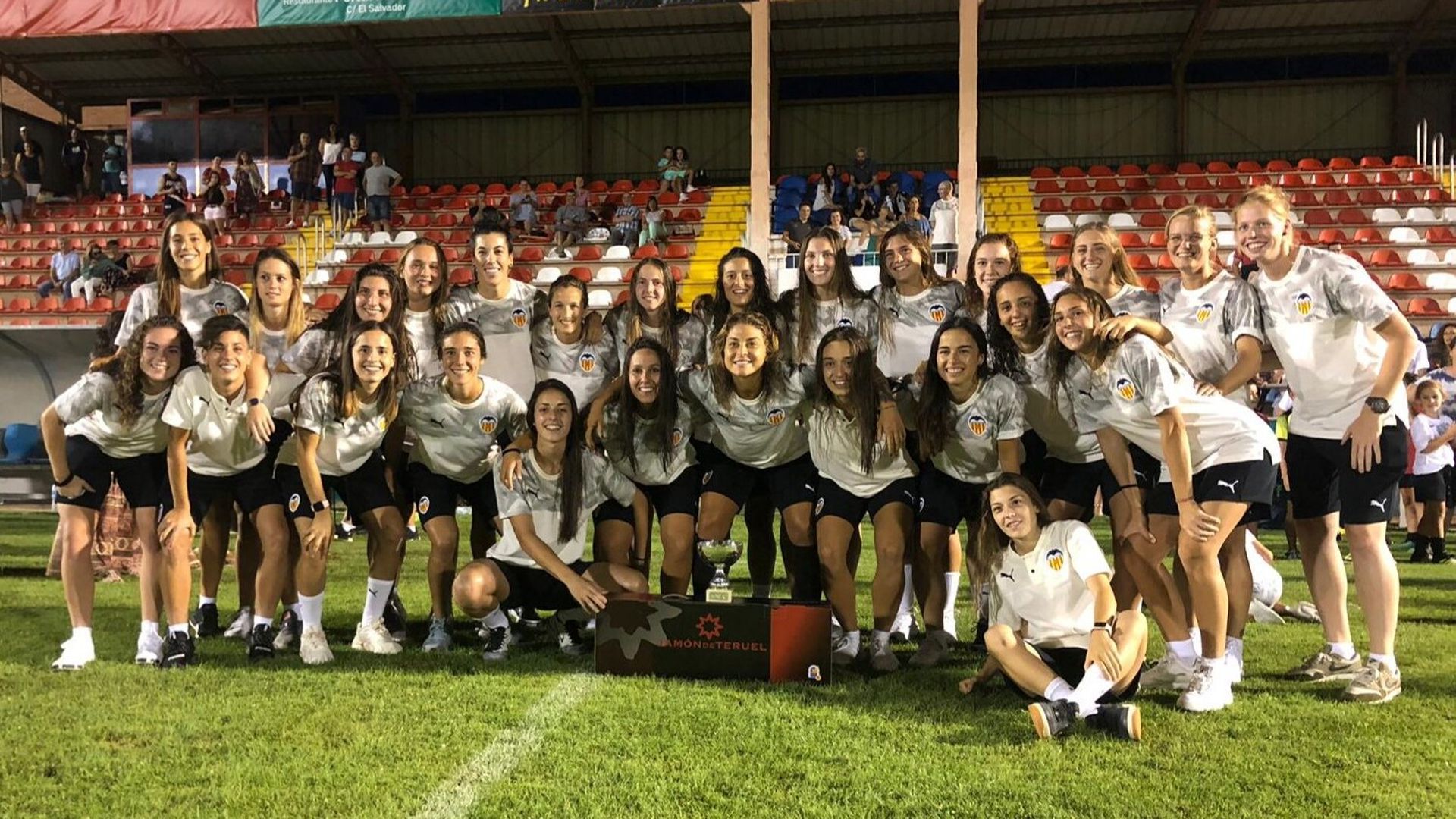 i_trofeo_andrea_estebanjpg_001.jpg i_trofeo_andrea_estebanjpg_001.jpg