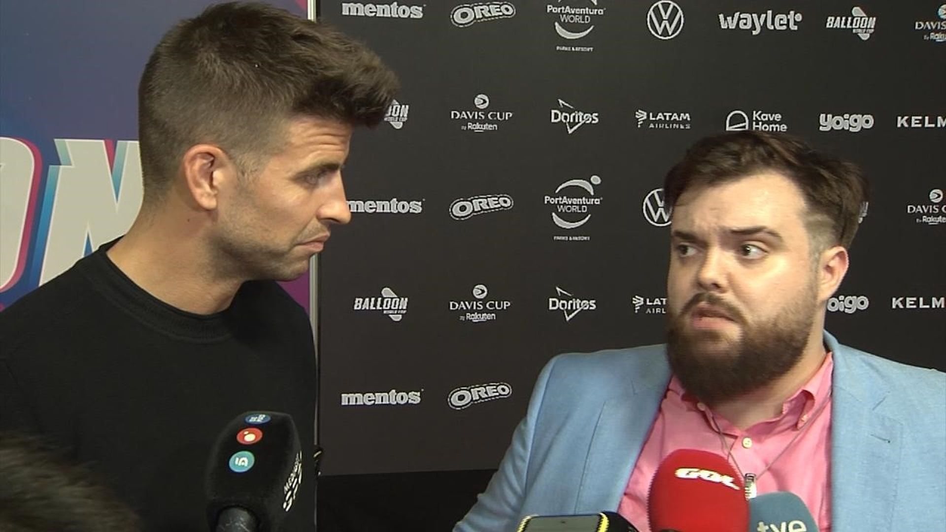 ibai_llanos_y_pique_tras_la_celebracion_del_mundial_de_globos.jpg ibai_llanos_y_pique_tras_la_celebracion_del_mundial_de_globos.jpg