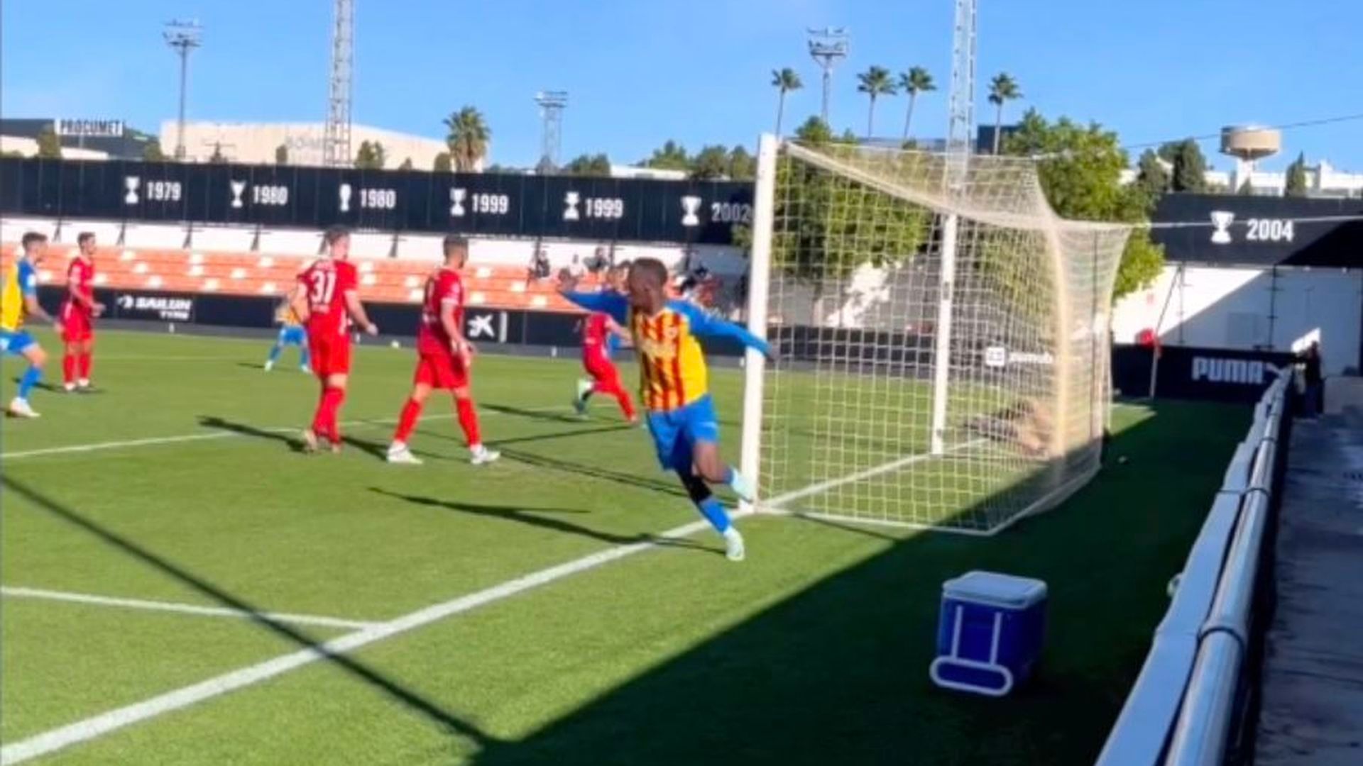 ilaix_celebra_su_gol_001.png ilaix_celebra_su_gol_001.png