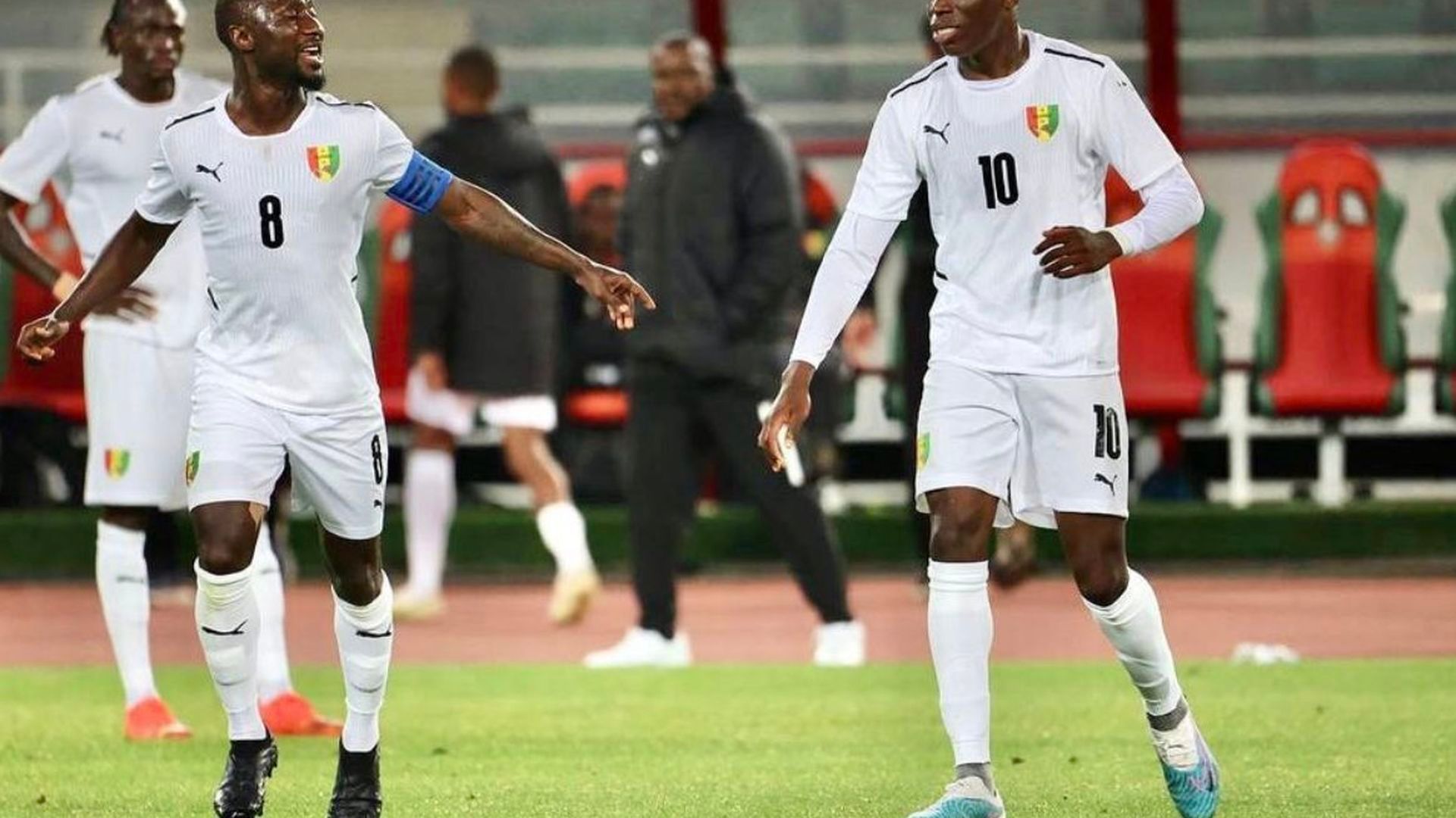 ilaix_moriba_marco_con_su_seleccion_002.png ilaix_moriba_marco_con_su_seleccion_002.png