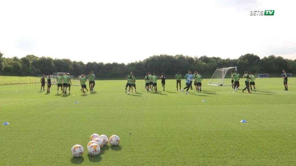 Entrenamiento del Betis en St George’s Park