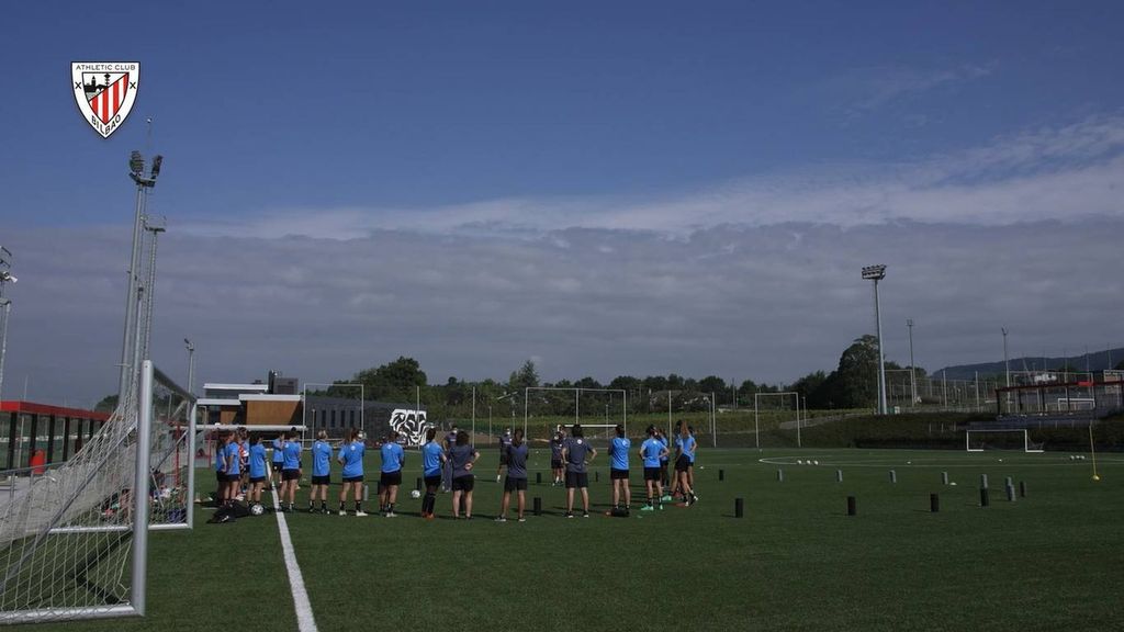 Primer entrenamiento del Athletic Femenino en Lezama