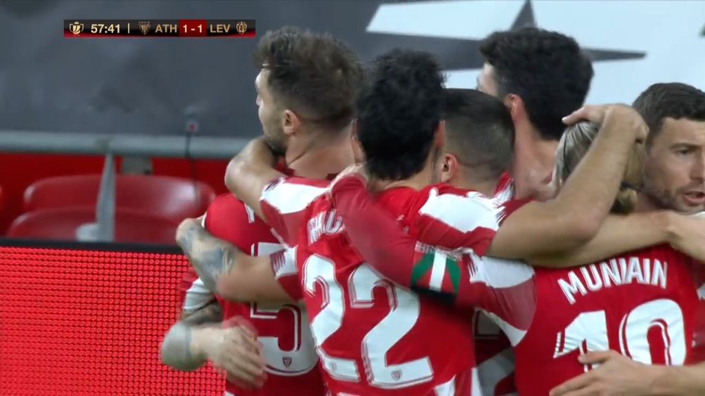 Athletic-Levante: Gol de Iñigo Martínez