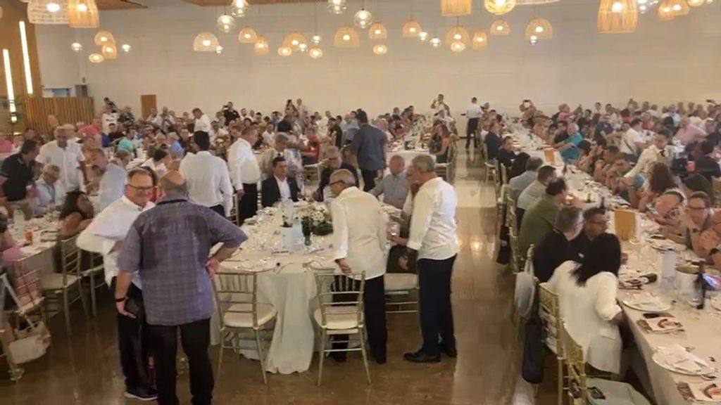 Medio millar de peristas del València se reúnen