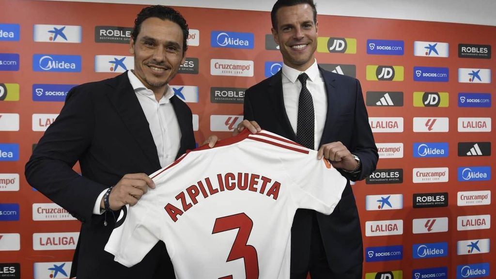 Presentación de César Azpilicueta con el Sevilla