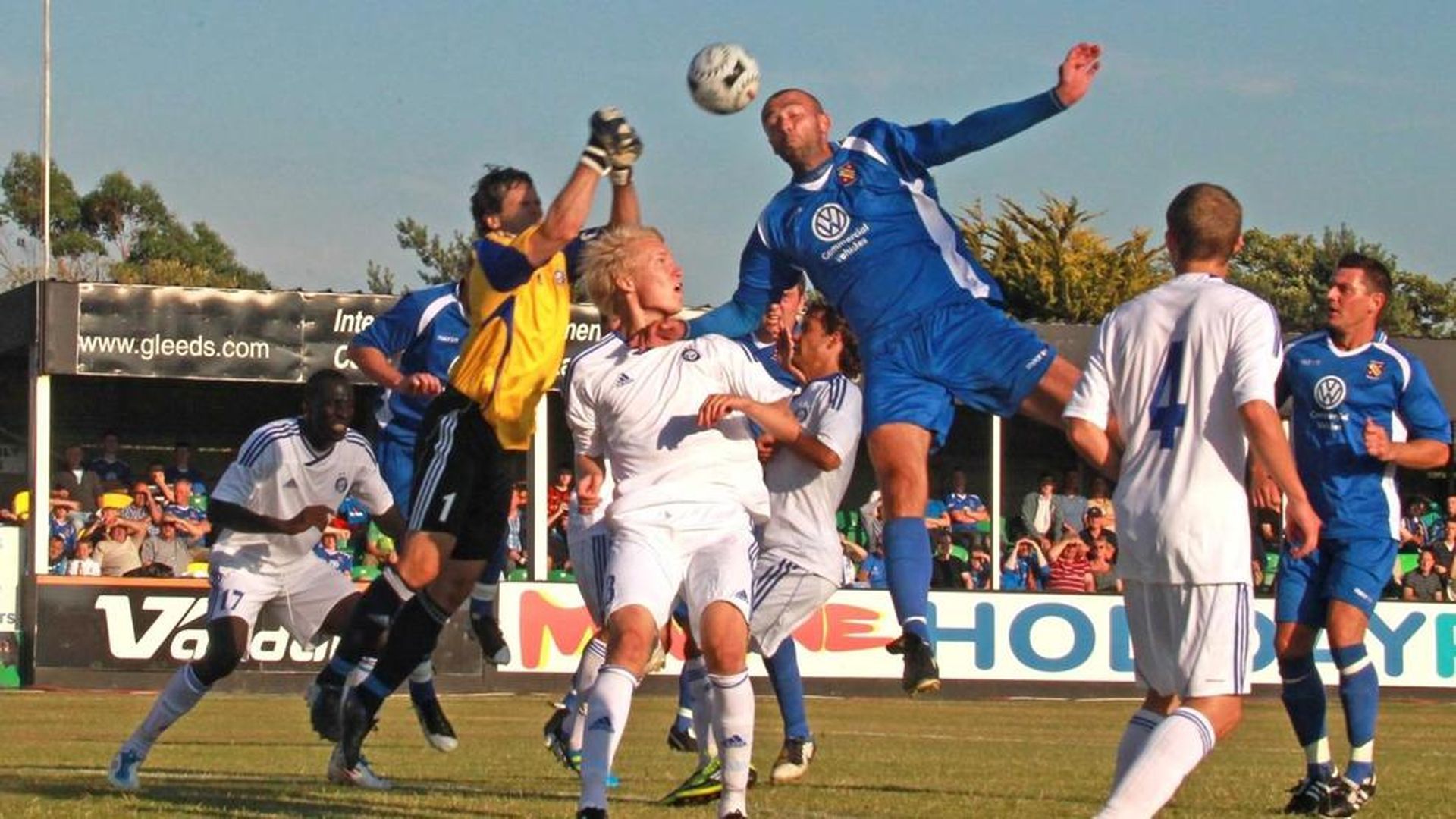 imagenes_del_helsinki_bangor_de_2011_foto_uefa.jpeg