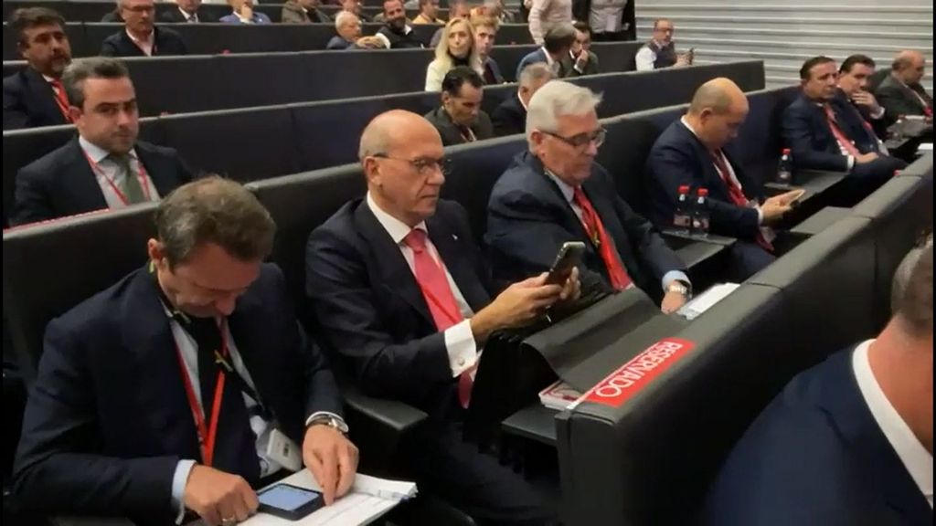 Imágenes previas a la Junta de Accionistas del Sevilla 2022