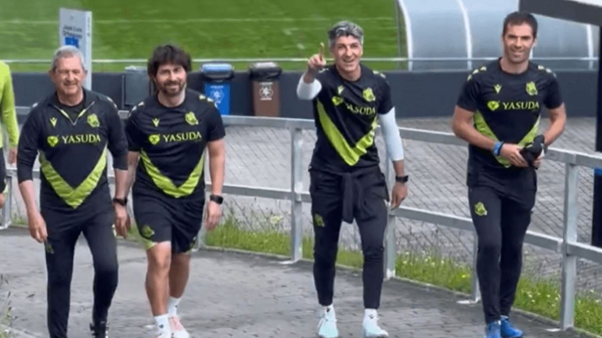 imanol_alguacil_en_su_ultimo_entrenamiento_en_la_real_sociedad.png imanol_alguacil_en_su_ultimo_entrenamiento_en_la_real_sociedad.png