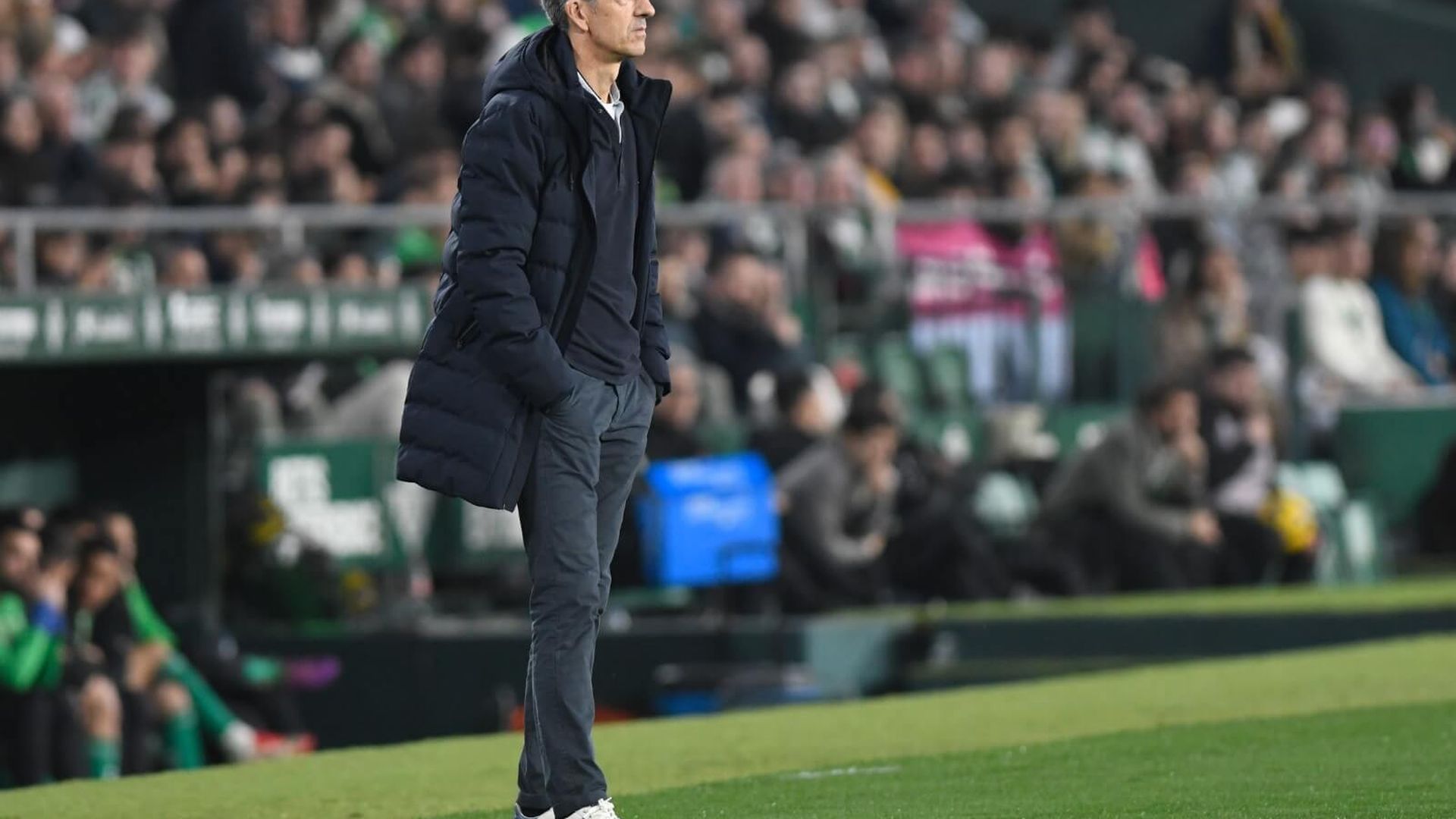 imanol_alguacil_sigue_a_su_equipo_en_el_benito_villamarin_foto_kiko_hurtado.jpeg imanol_alguacil_sigue_a_su_equipo_en_el_benito_villamarin_foto_kiko_hurtado.jpeg