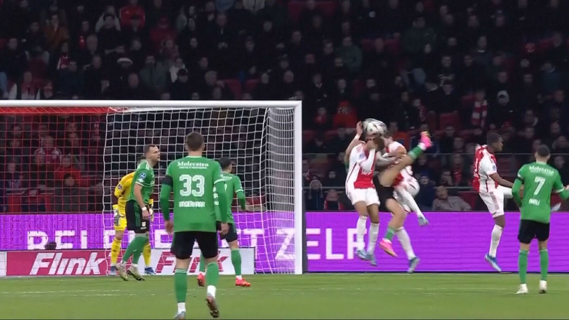 imposible_repetir_este_gol_se_la_pasan_de_chilena_y_marca_de_la_misma_manera_sin_dejar.jpg imposible_repetir_este_gol_se_la_pasan_de_chilena_y_marca_de_la_misma_manera_sin_dejar.jpg