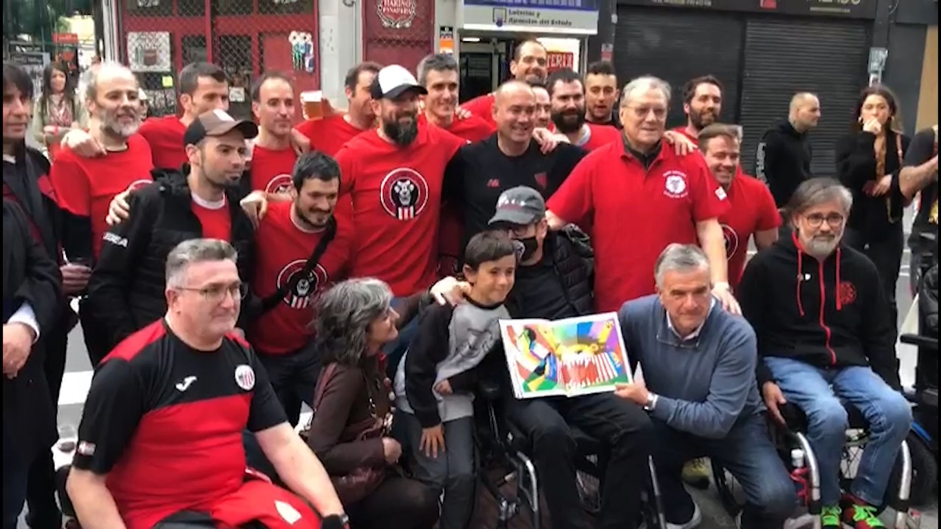 inauguracion_de_la_pena_athletic_karajo_con_kepa_junquera.jpg inauguracion_de_la_pena_athletic_karajo_con_kepa_junquera.jpg