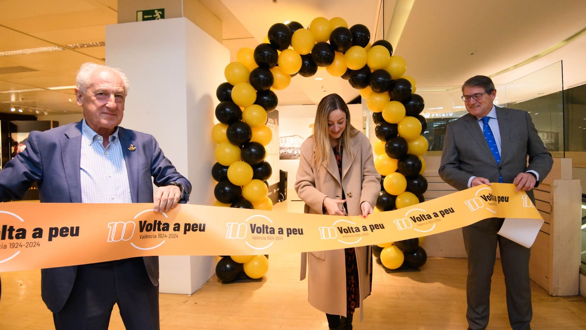 inauguracion_exposicion_de_la_volta_a_peu__001.jpg inauguracion_exposicion_de_la_volta_a_peu__001.jpg