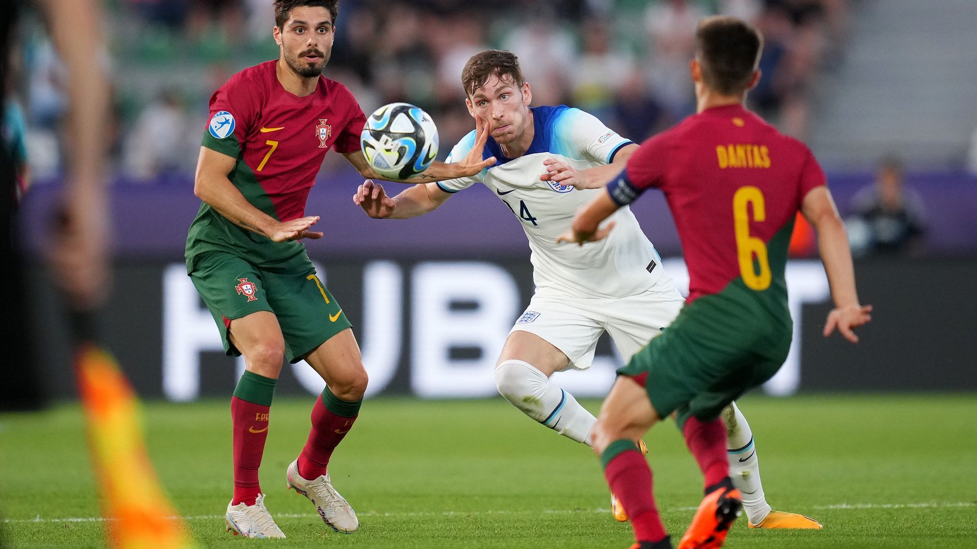 inglaterra_se_cargo_a_andre_almeida.jpeg inglaterra_se_cargo_a_andre_almeida.jpeg