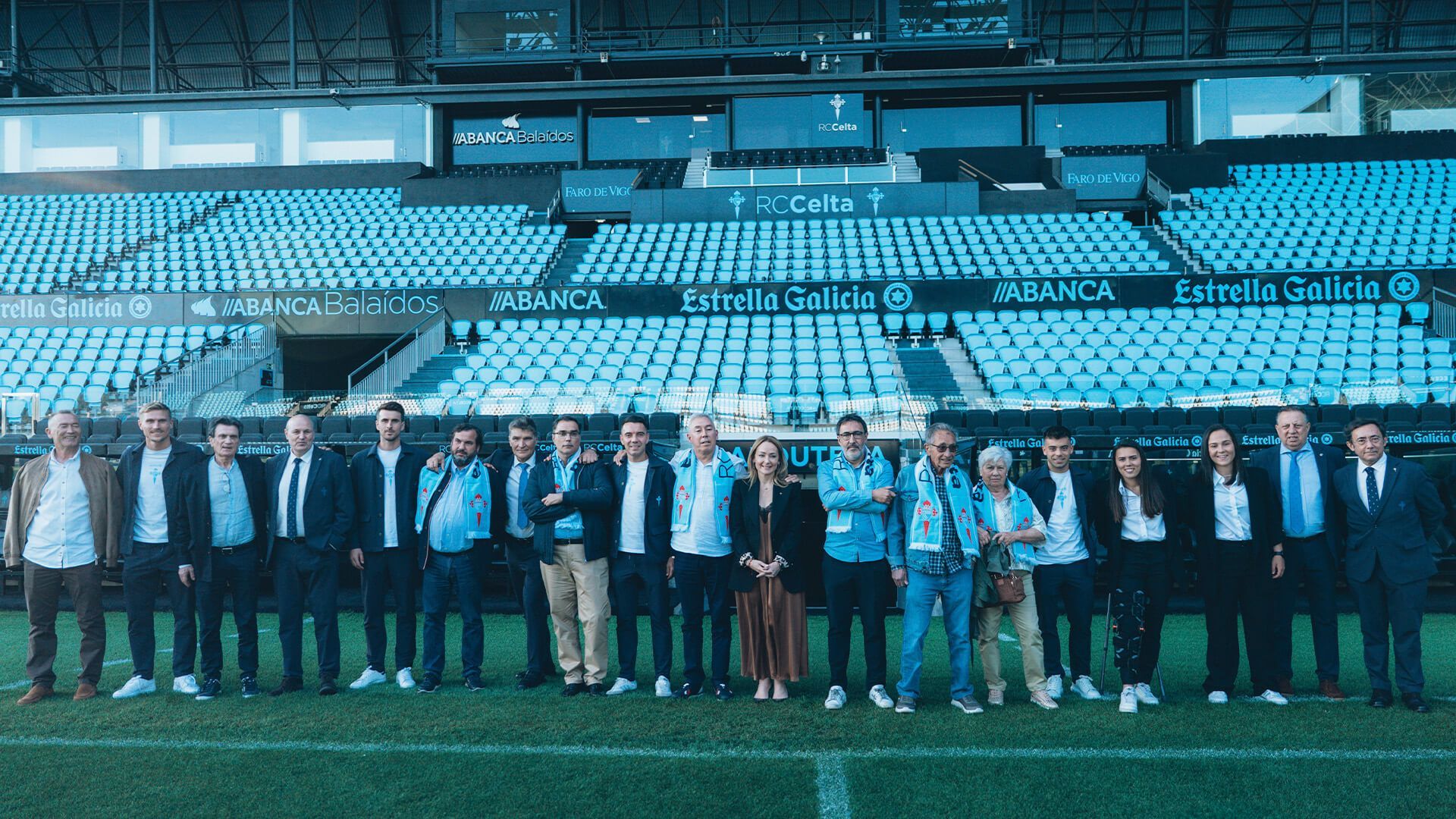 insignias_1jpg.jpg insignias_1jpg.jpg