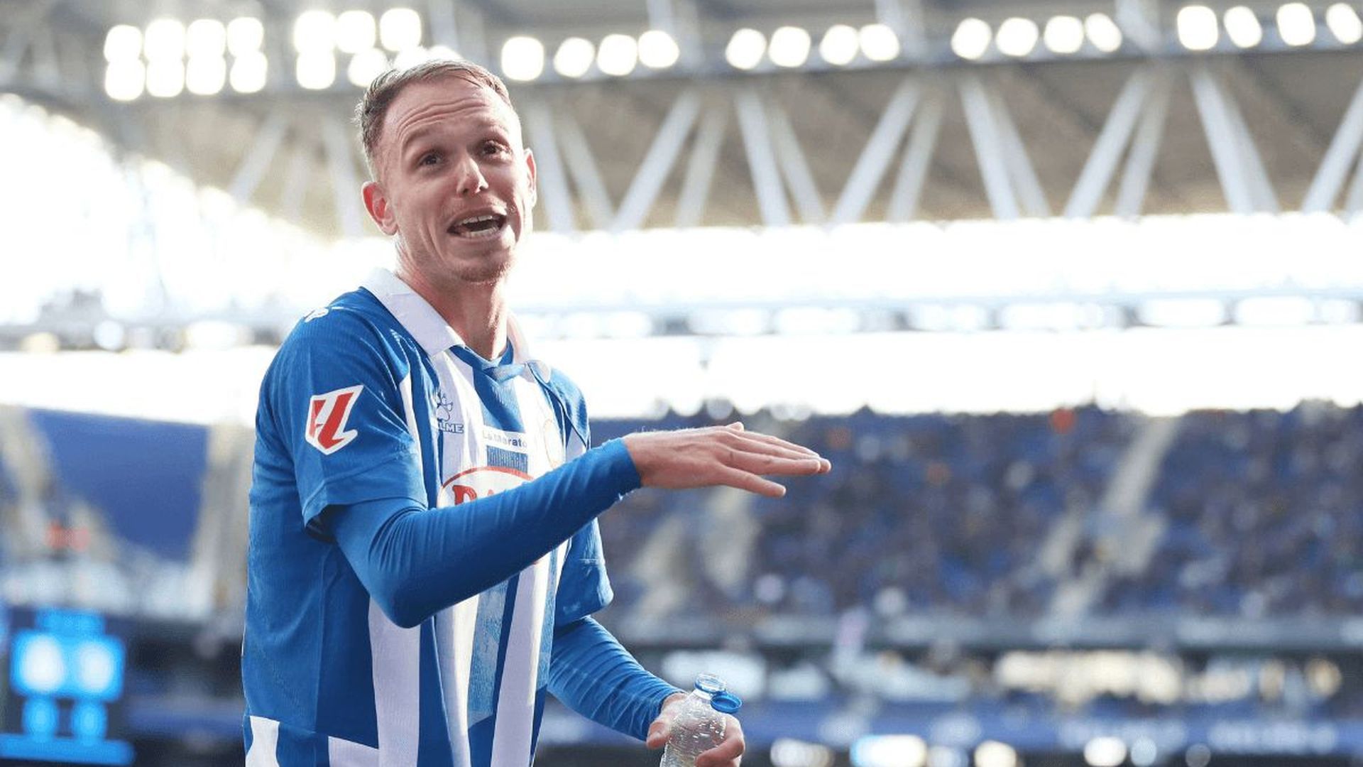 irvin_cardona_en_un_partido_del_espanyol_foto_cordon_press_001.png irvin_cardona_en_un_partido_del_espanyol_foto_cordon_press_001.png