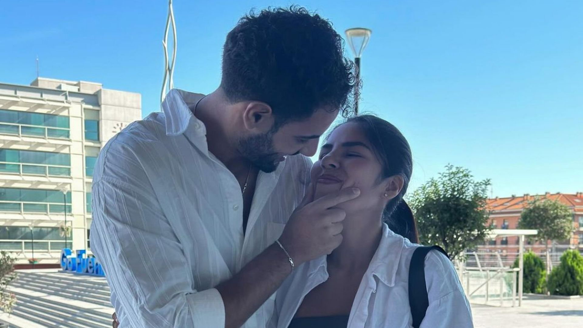 isa_pantoja_y_asraf_beno_tras_darse_el_si_quiero__asraf_beno_001.jpg isa_pantoja_y_asraf_beno_tras_darse_el_si_quiero__asraf_beno_001.jpg