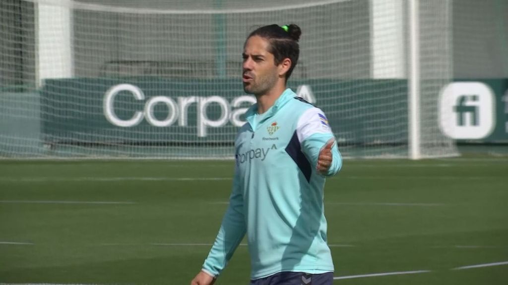 Isco, como un toro en el entrenamiento de este miércoles