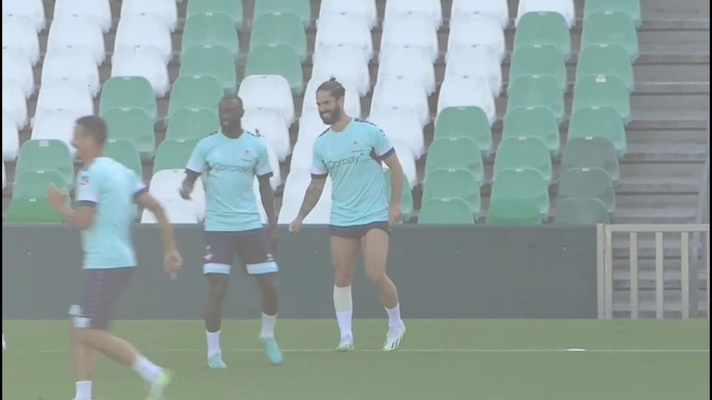 El caño de Isco a Sabaly en el entrenamiento