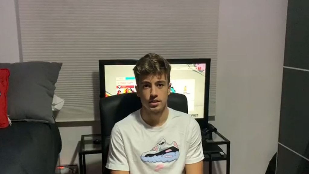 Iván Jaime y la habitación donde juega al FIFA en casa