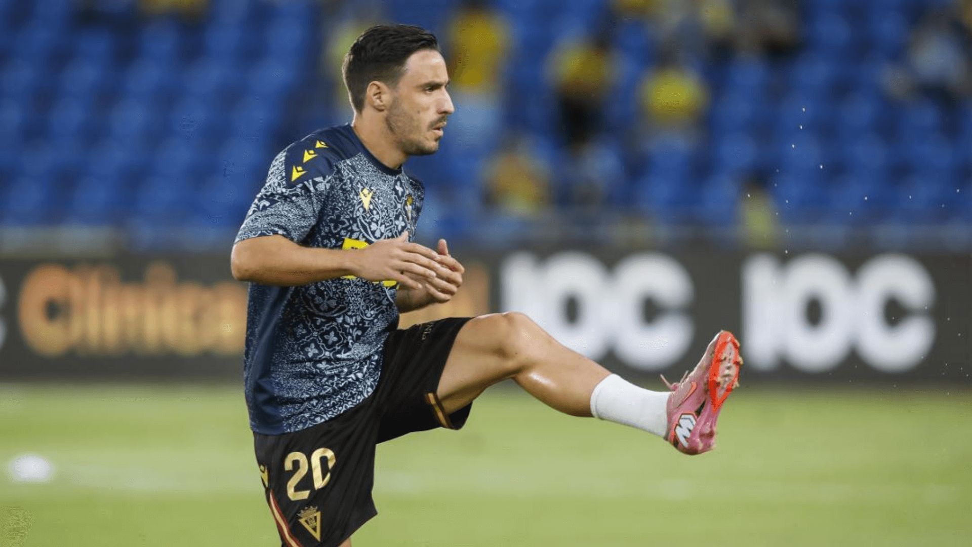 iza_carcelen_en_un_calentamiento_con_el_cadiz_foto_laliga.png iza_carcelen_en_un_calentamiento_con_el_cadiz_foto_laliga.png