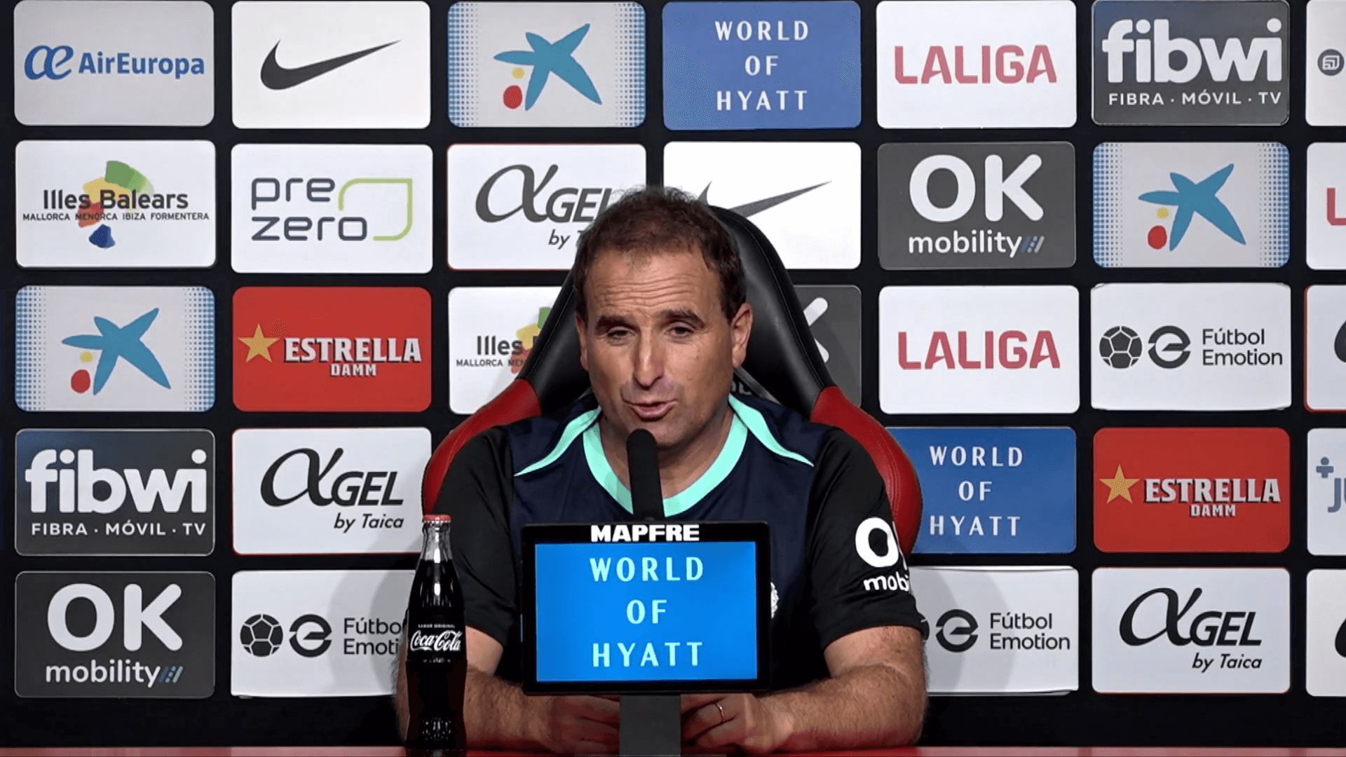 jagoba_arrasate_en_sala_de_prensa.png jagoba_arrasate_en_sala_de_prensa.png