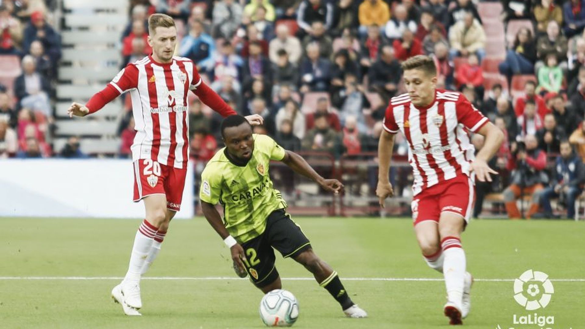 james_igbekeme_durante_un_lance_del_almeria_real_zaragoza_foto_laliga_001.jpeg