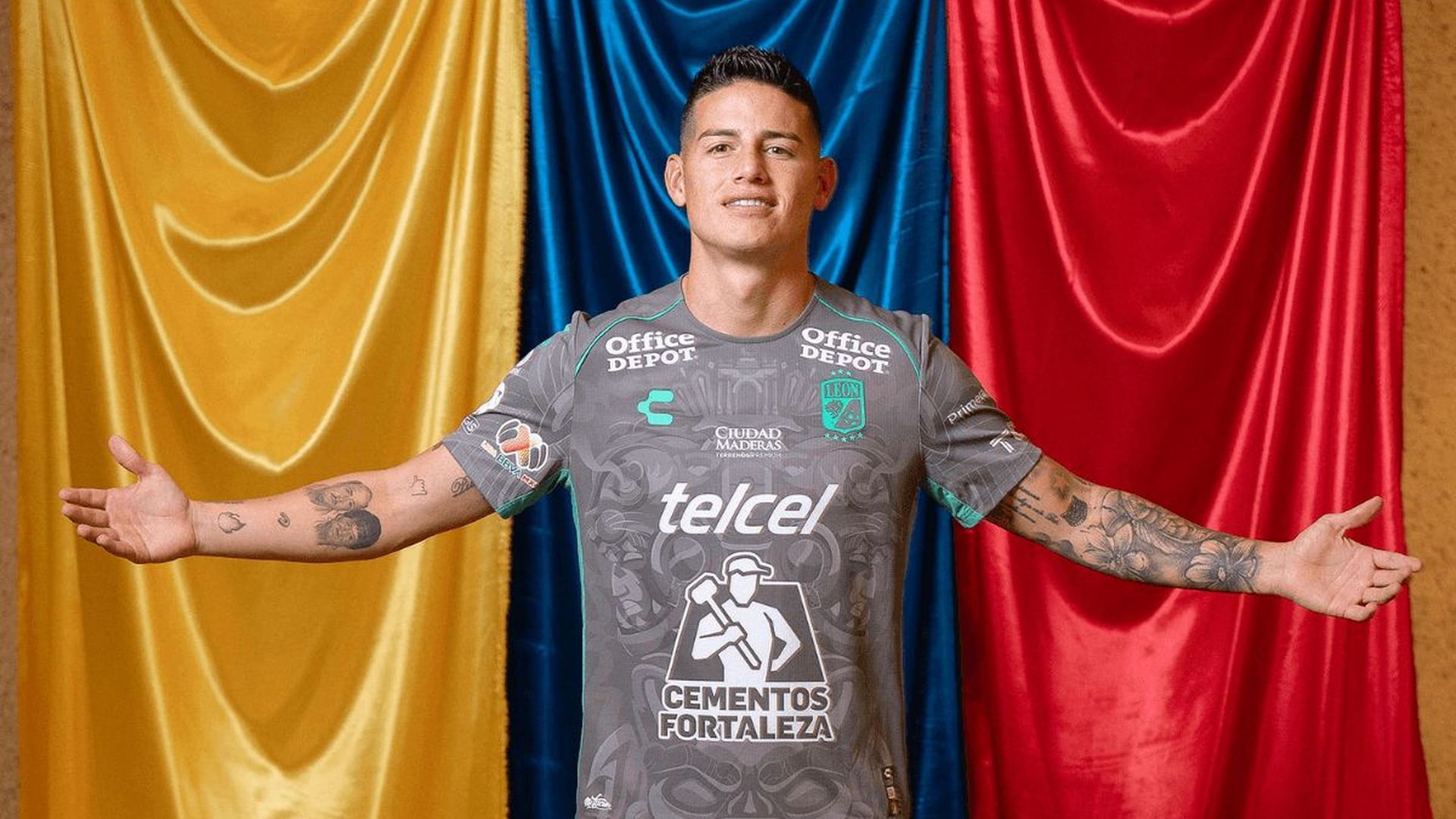james_rodriguez_posa_con_club_leon_foto_clfc.png james_rodriguez_posa_con_club_leon_foto_clfc.png