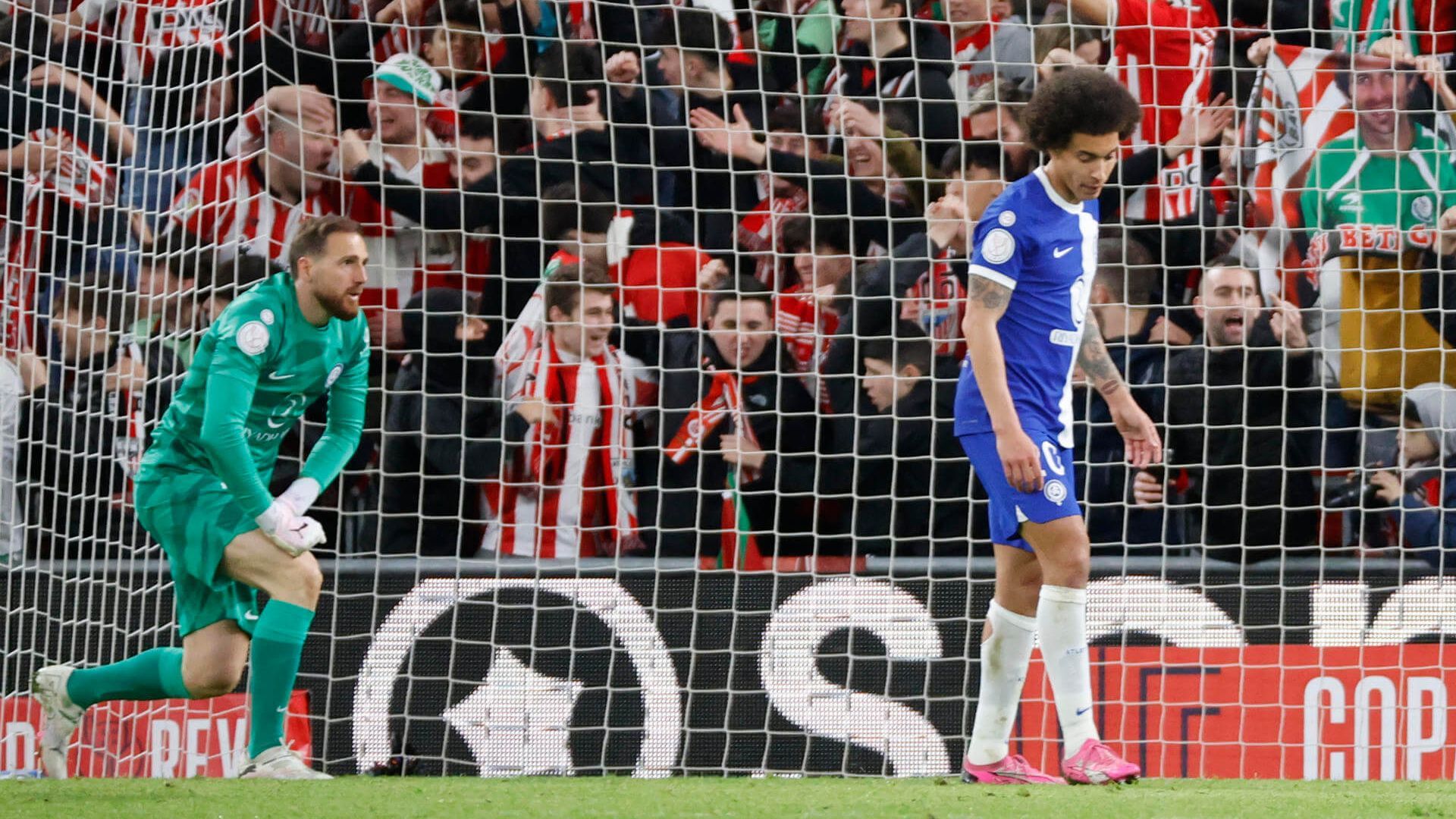 jan_oblak_y_axel_witsel_se_lamentan_de_un_gol_en_el_athletic_atletico_foto_efe_001.jpg