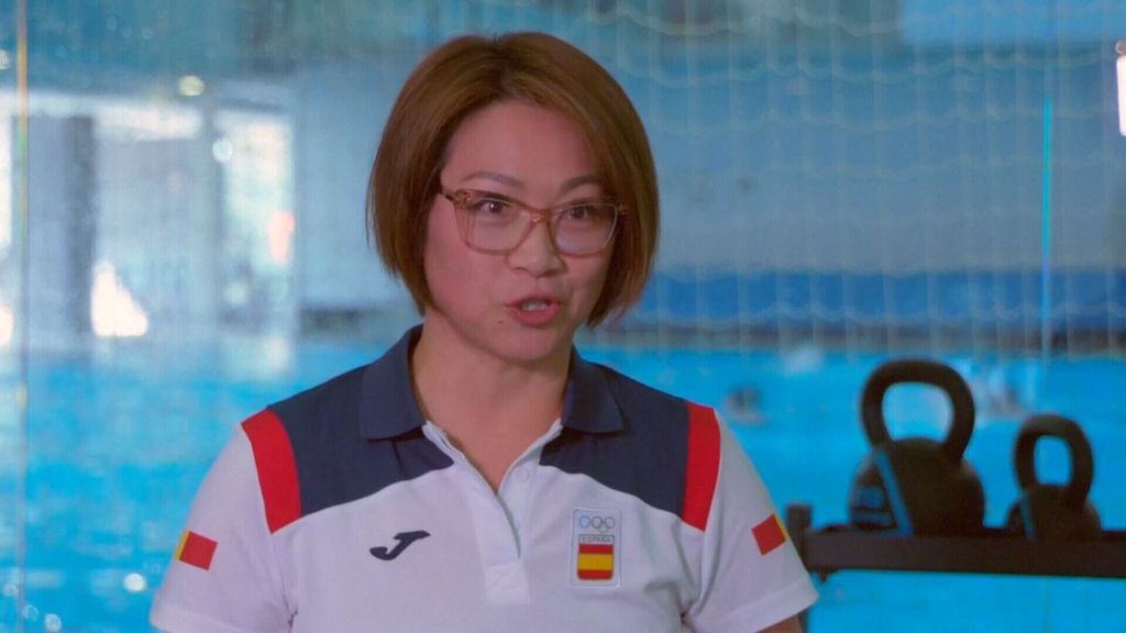 Mayuko Fujiki, seleccionadora de natación artística: "Las chicas de mi equipo pueden vivir una experiencia"