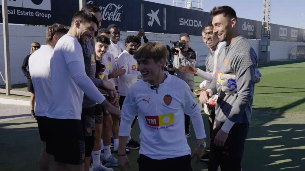 Jaume Masià, campeón del mundo en Moto3, visita al Valencia CF