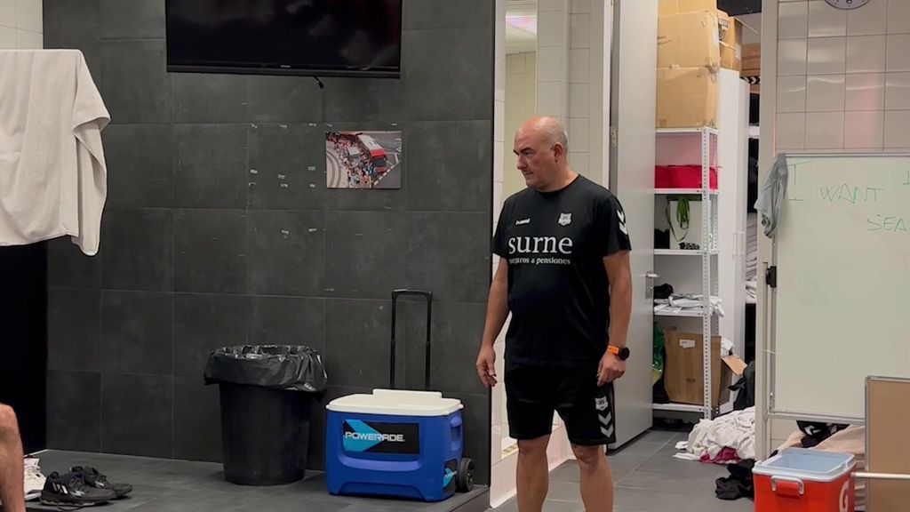 Jaume Ponsarnau utiliza el rescate del bus de Bilbao como ejemplo en la charla del Bilbao Basket