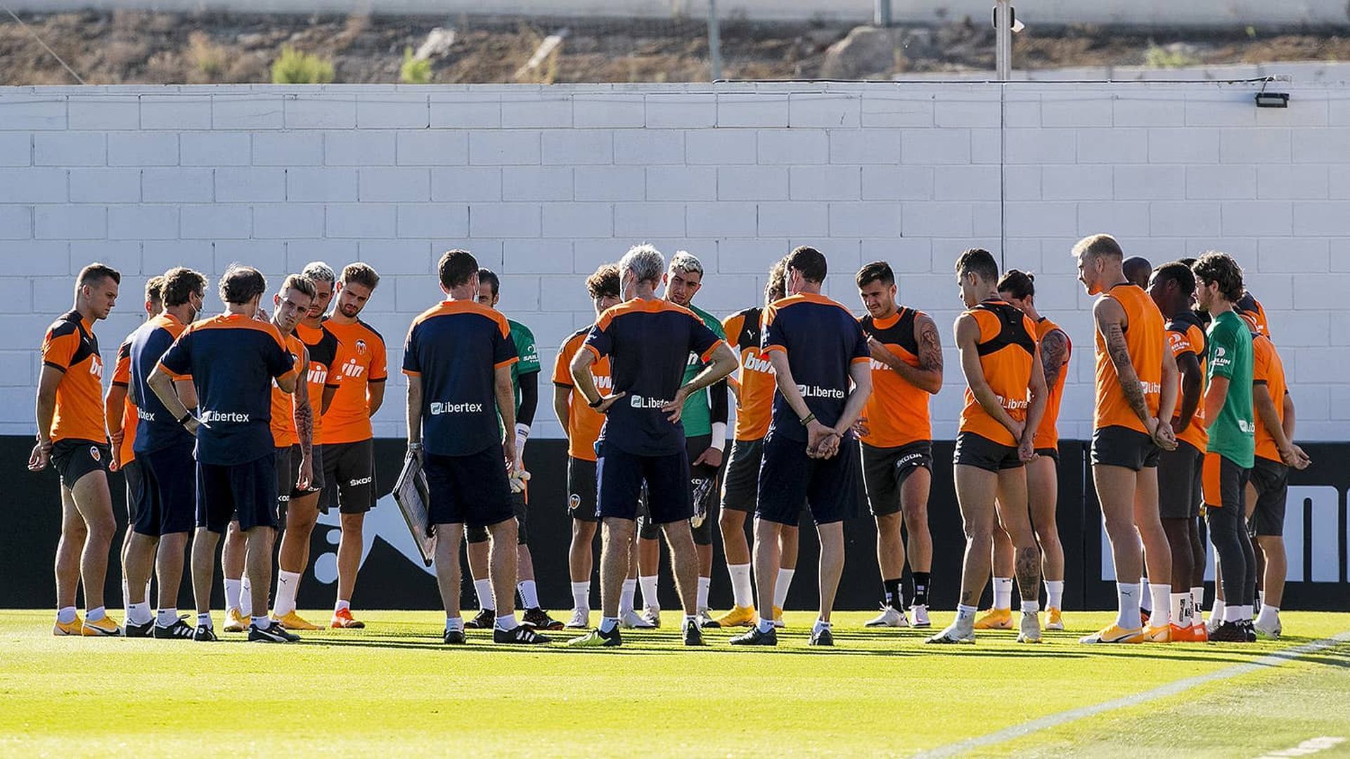 javi_gracia_con_el_grupo_foto_valencia_cf.jpeg