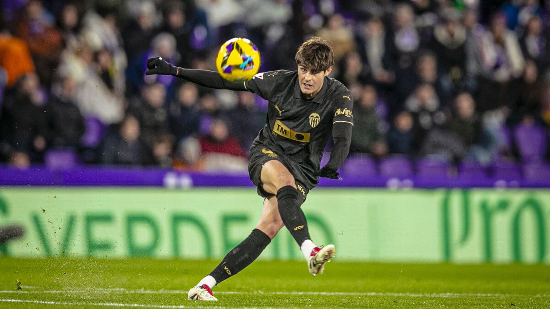 javi_guerra_ante_el_real_valladolid_foto_valencia_cf_001.jpg javi_guerra_ante_el_real_valladolid_foto_valencia_cf_001.jpg