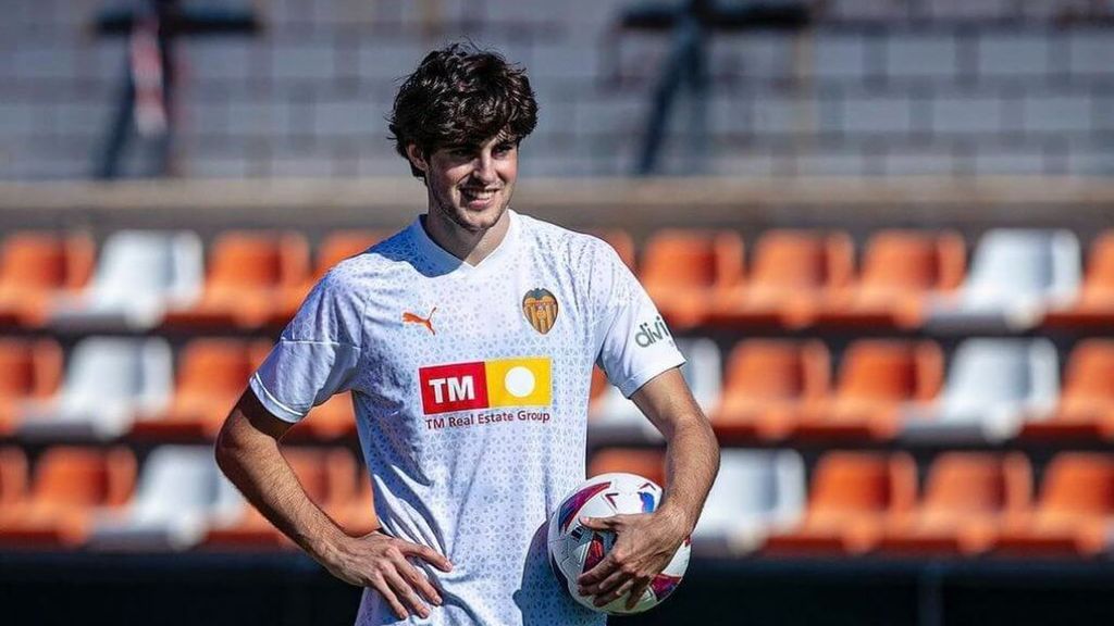 Javi Guerra vuelve al grupo