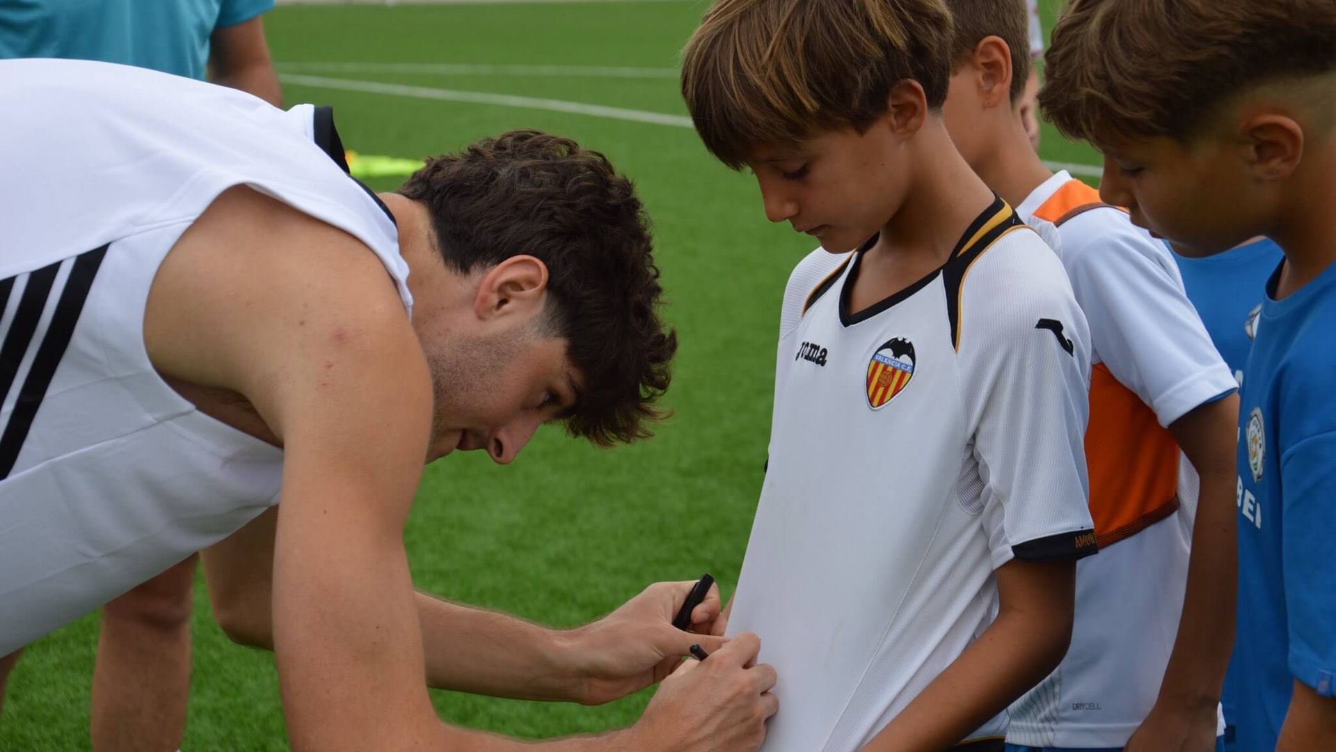 javi_guerra_profeta_del_valencia_cf_en_soneja_003.jpeg javi_guerra_profeta_del_valencia_cf_en_soneja_003.jpeg