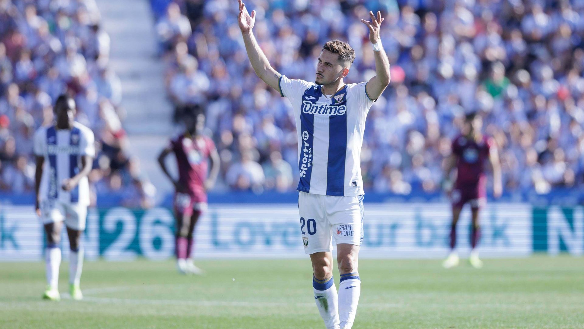 javi_hernandez_celebra_su_gol_en_el_leganes_valladolid_foto_laliga.jpg