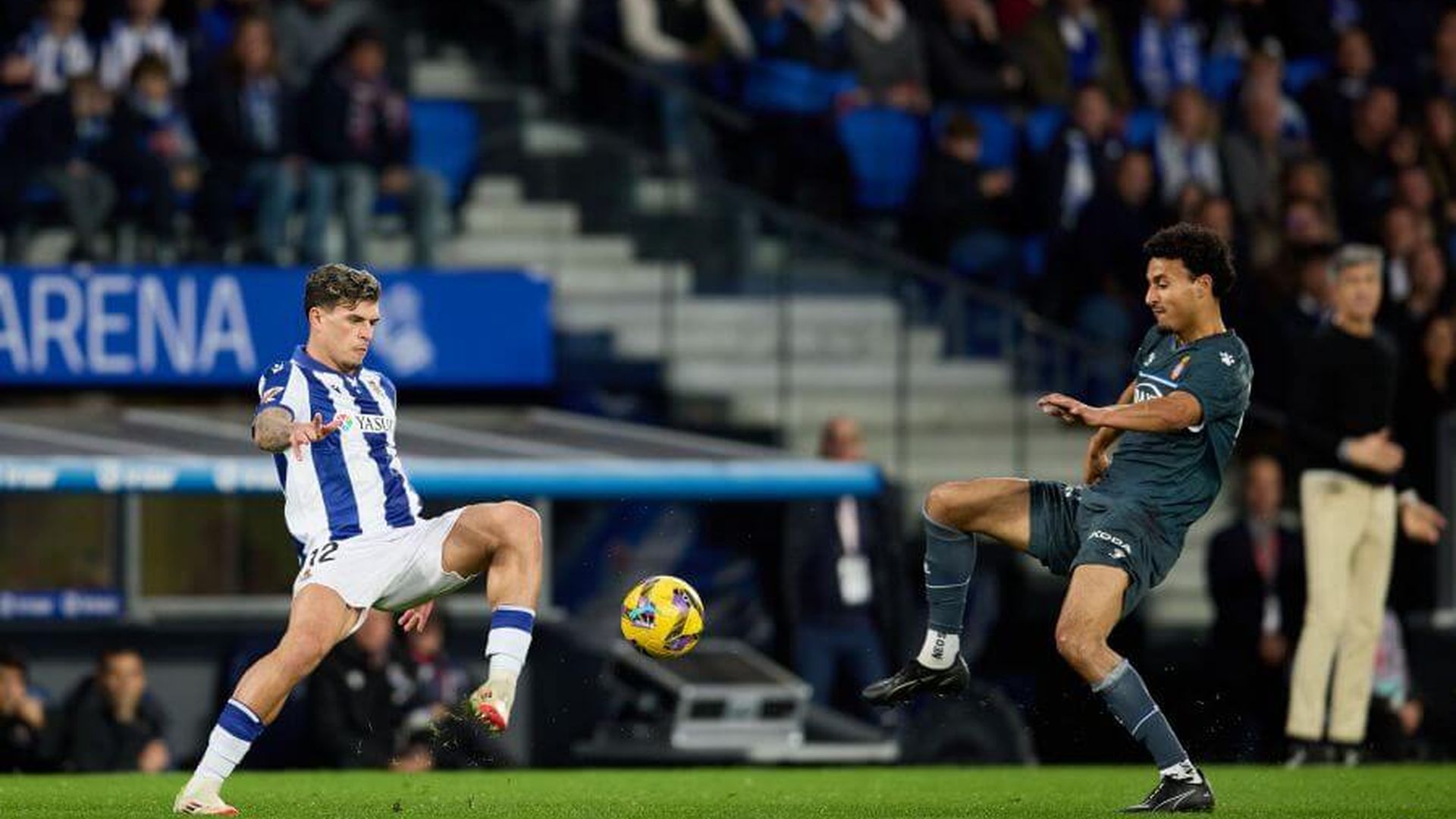 javi_lopez_en_un_lance_del_real_sociedad_espanyol_foto_laliga.jpeg