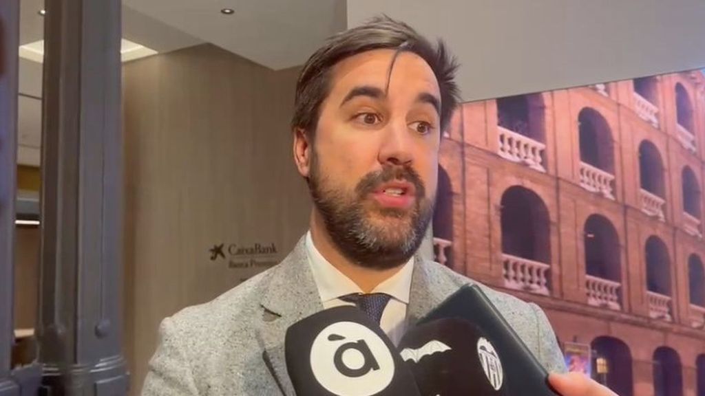 Javier Solís habla de los fichajes del Valencia y del Nou Mestalla