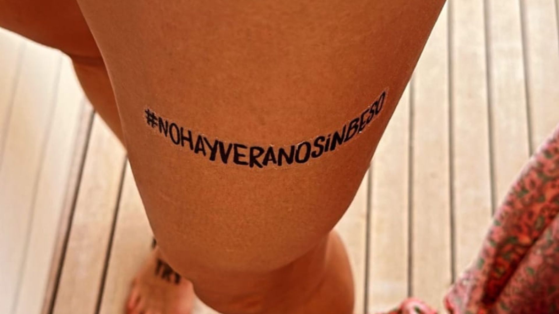 jenni_hermoso_se_rie_de_la_polemica_de_rubiales_desde_formentera_no_hay_verano_sin_bes.jpg jenni_hermoso_se_rie_de_la_polemica_de_rubiales_desde_formentera_no_hay_verano_sin_bes.jpg