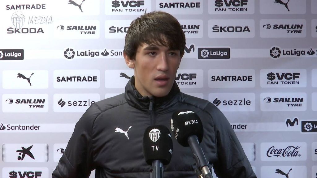 Jesús Vázquez juega como titular su primer partido en Mestalla